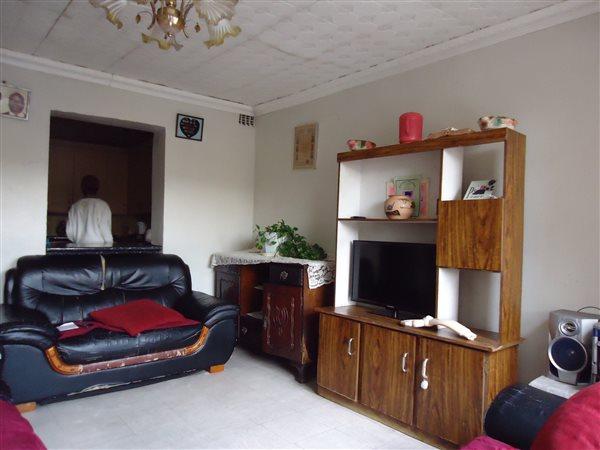3 Bedroom Property for Sale in Ilitha Park Western Cape